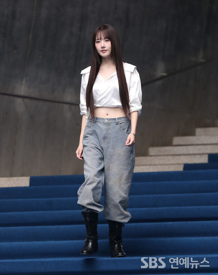 YERIN Rocks Cropped Farm-Core Fashion at Seoul Fashion Week