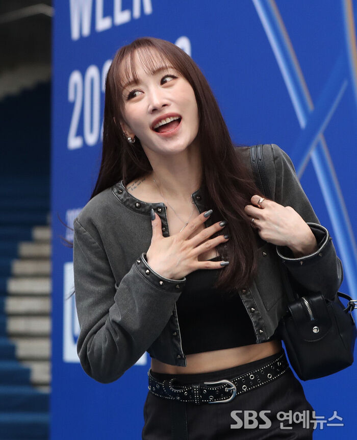 Nicole at the Seoul Fashion Week Photo Call