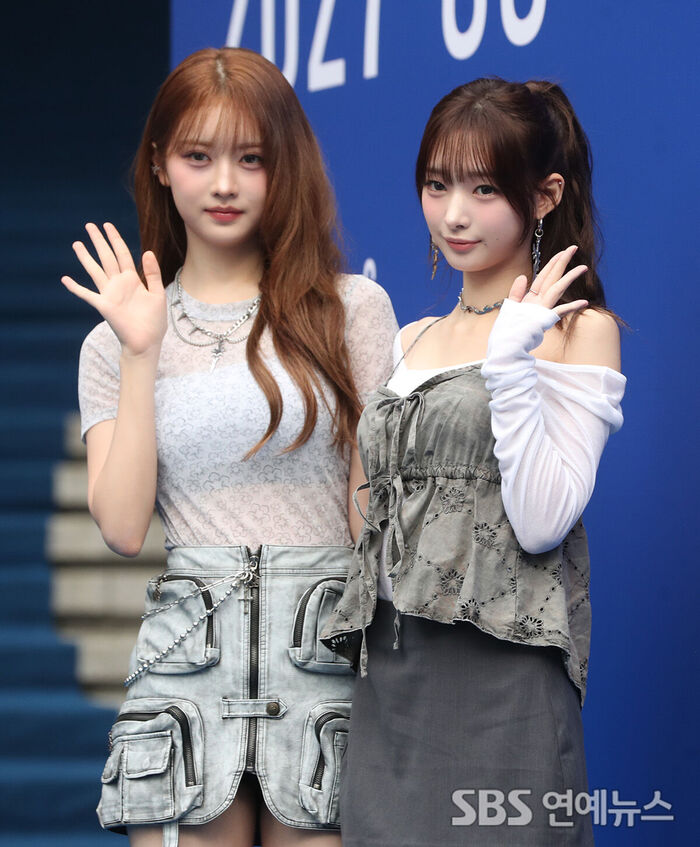 HITGS's Seohee and Hyerin Bring Fresh Style to '2027 S/S Seoul Fashion Week' Photo Wall