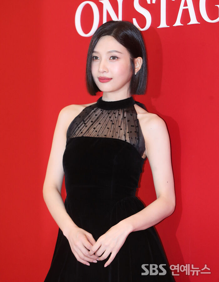 Red Velvet's JOY Charms With a Bob Cut and Blooming Innocence