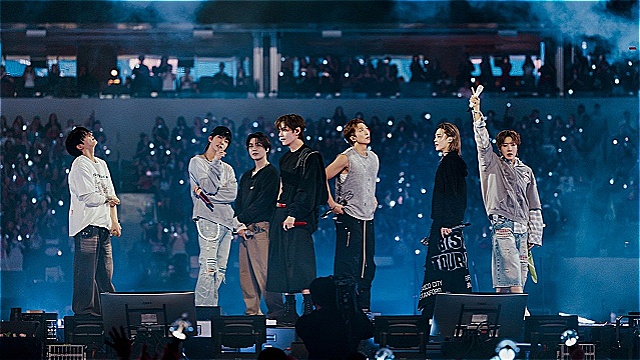방탄소년단, MTV VMA 3관왕…'SWIM'으로 '올해의 노래' 등 수상