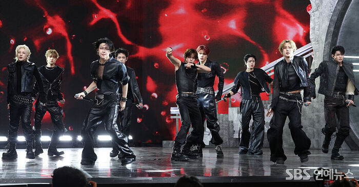 &TEAM Showcases Sleek Black Warrior Style at 'Mark on Me' Media Showcase