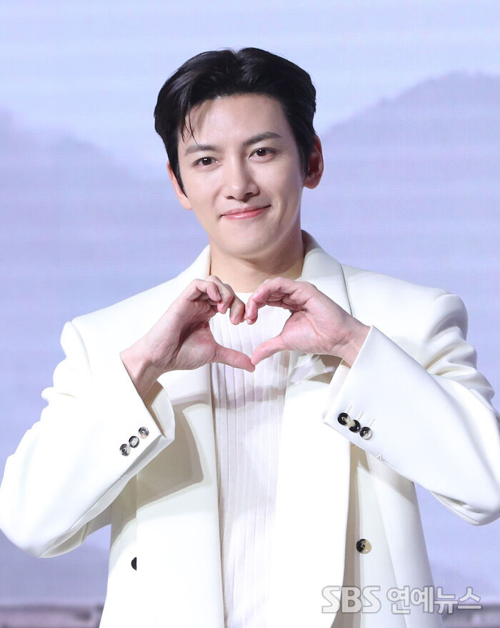 Ji Changwook Channels Joseon Dynasty's Ultimate Romantic at 'Scandal' Press Conference