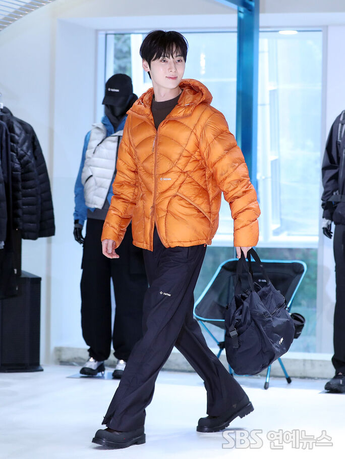 HWANG MINHYUN Stuns in a Puffer Jacket Look at Fashion Event