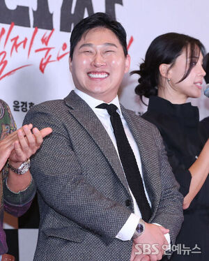 스윙스 아니고 '배우 문지훈'&hellip;이종석&middot;이준혁과 한솥밥