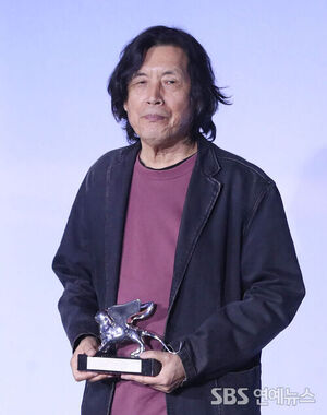 Director Lee Chang-dong Reflects on 'Possible Love' Venice Win: "Something Was Far More Important than Trophies"