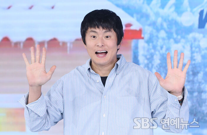 Kian84 at the Production Presentation for 'Kian's Bizarre B&B' Season 2