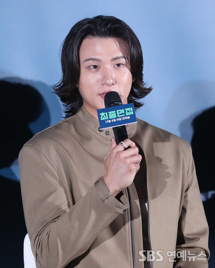 Shin Seungho Exudes Intense Charisma at 'Final Interview' Press Conference
