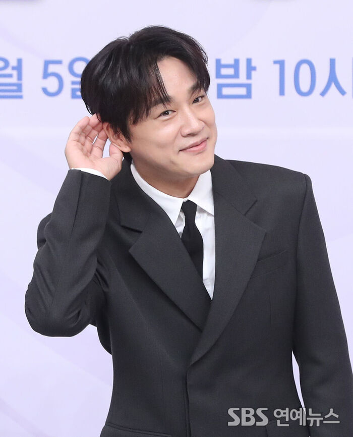 Cha Tae-hyun Strikes a Pose at 'The Ballad of Us 2' Press Conference