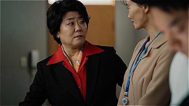 '닥터X' 이정은, 대체 불가 연기 내공 또 입증할까