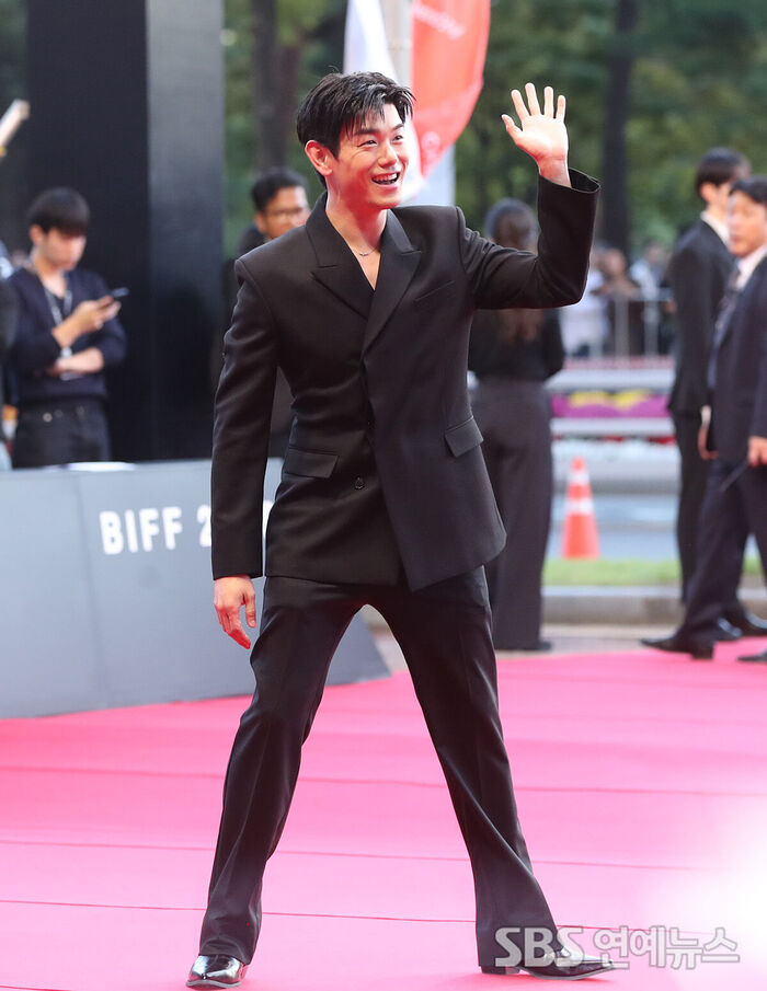 Eric Nam Greets Movie Fans on the Red Carpet at the 31st Busan International Film Festival