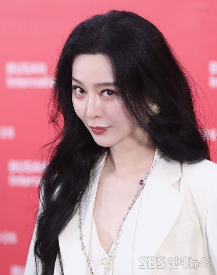 Fan Bingbing Captivates Film Fans With Her Mesmerizing Presence at the 31st Busan International Film Festival