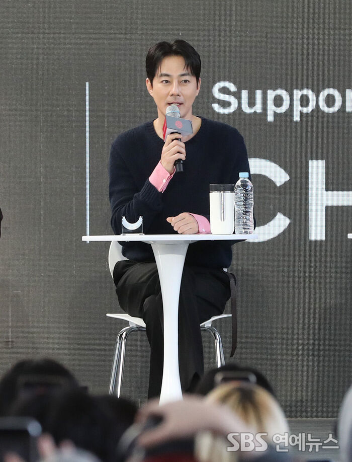 Zo In-sung Greets Fans with 'Possible Love' at the 31st Busan International Film Festival