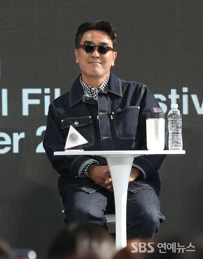Ryu Seung-ryong Steps Out at the 31st Busan International Film Festival for 'Cattle Run' Open Talk