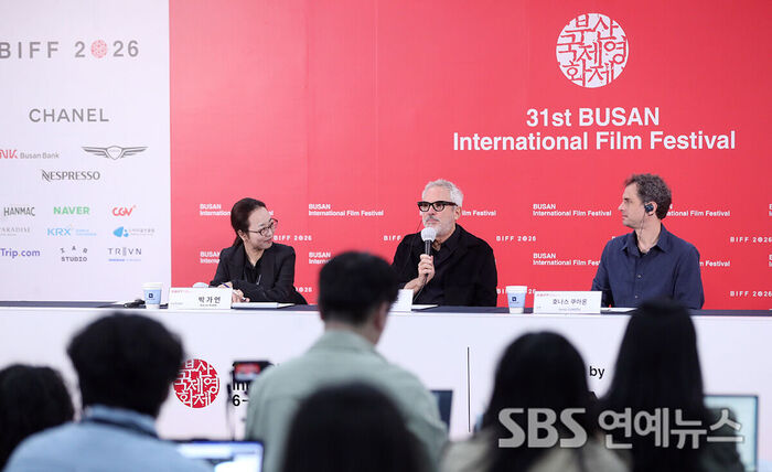 Alfonso Cuarón and Jonás Cuarón (Photo=Getty Images Korea)