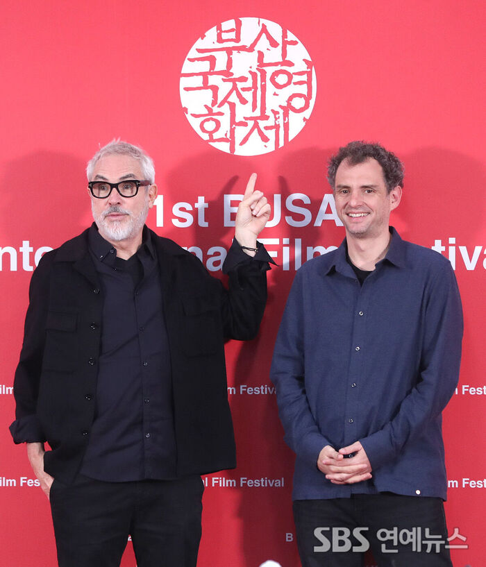 Alfonso and Jonás Cuarón: Father-Son Filmmakers Attend the Busan International Film Festival