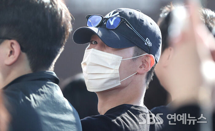 Lee Jae-wook Makes Surprise Appearance at Busan International Film Festival Amid Military Service