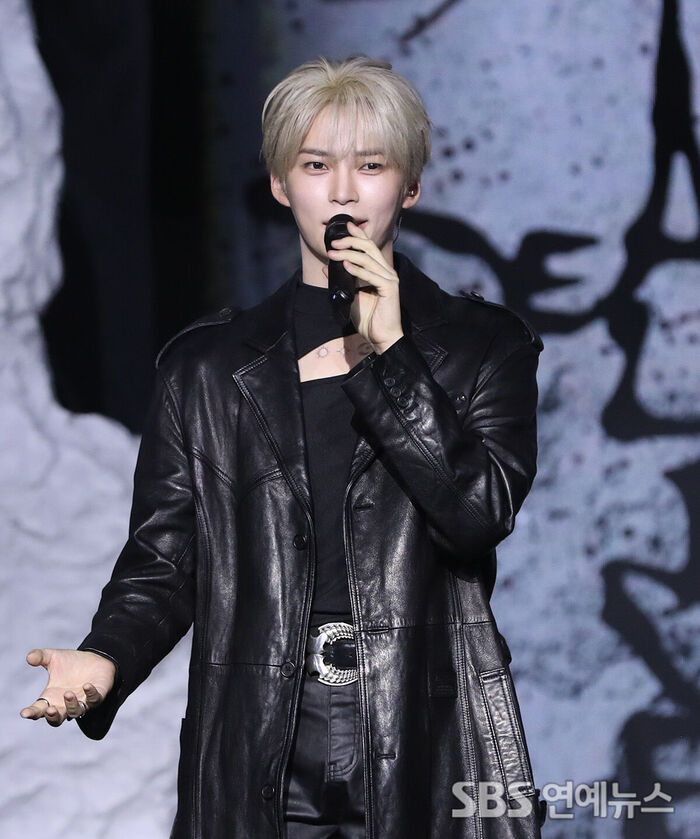 ZEROBASEONE's SUNG HANBIN Greets Press at Solo Debut Showcase