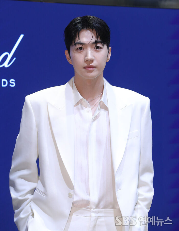 Kang Hoon Radiates Warm Charm at Jewelry Brand Event