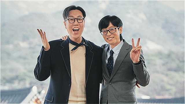 "울 뻔했어"&hellip;'철파엠' 10주년 맞은 김영철, 유재석 깜짝 축하에 '눈물 글썽'