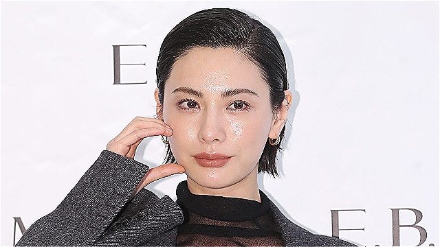 [E포토] 나나, '탑이 가져간 하트의 반쪽'