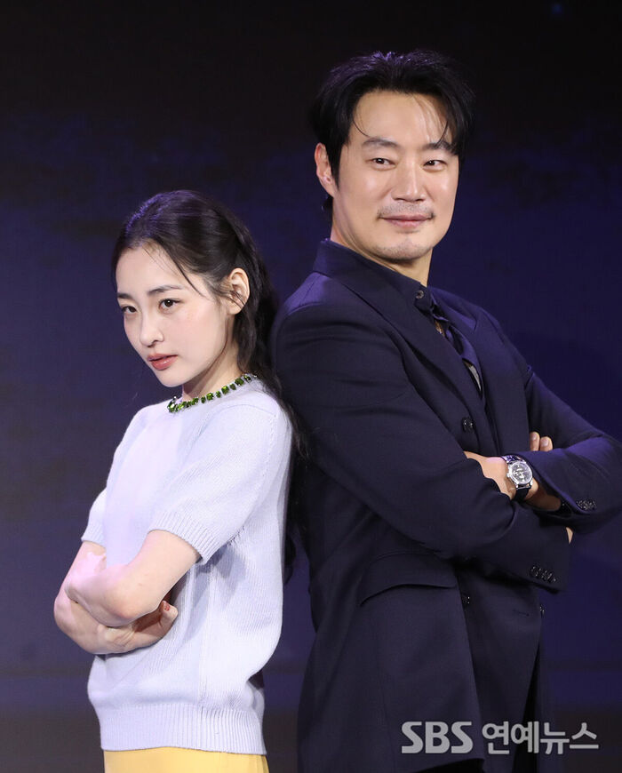 Kim Minha & Lee Hee Jun Showcase 'Part-Timer and Boss Chemistry' at 'Dead-End Job' Press Conference