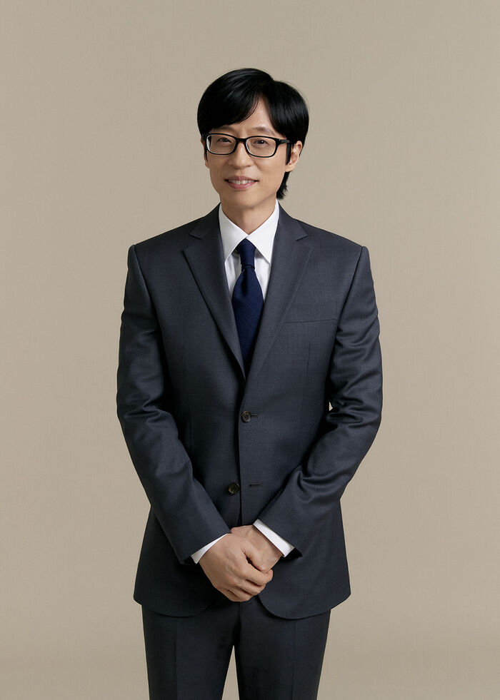 'Nation's MC' Yu Jae-seok Awarded Bogwan Order of Cultural Merit: "It's Truly an Honor"
